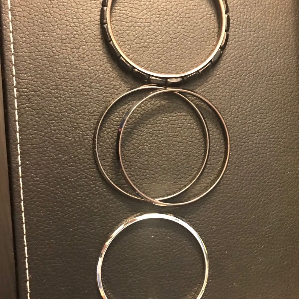 4 bangle bracelets - Picture 2 of 7